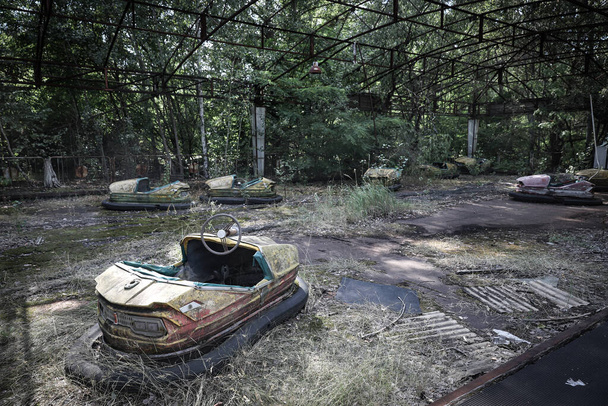 Bumper Cars, Pripyat Cidade na Zona de Exclusão de Chernobyl, Chernobyl, Ucrânia - Foto, Imagem