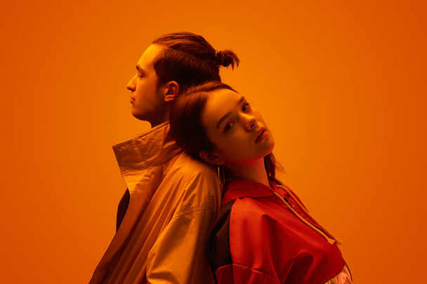 Teenage stylish couple in studio - Fotografie, Obrázek
