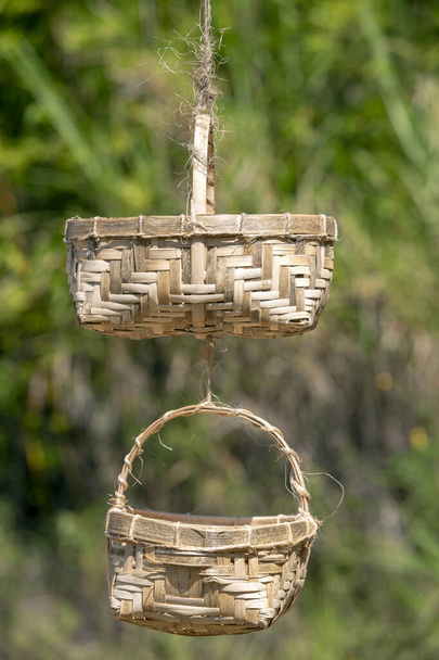 Trançado brasileiro: cestas de bambu entrelaçadas e peneiras. São Paulo, Brasil - Foto, Imagem
