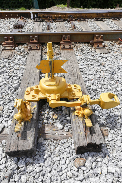 Κλείσιμο του κίτρινου σιδηροδρομικού μοχλού στην πολιτεία Σάο Πάολο, Βραζιλία - Φωτογραφία, εικόνα