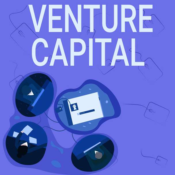 Χέρι εγγράφως σημάδι Venture Capital. Επιχειρηματική έννοια Venture Capital Συνάδελφοι Έχοντας Συνάντηση Γραφείο Sharing Σκέψεις Εμφάνιση Νέου Σχεδίου Έργου. - Φωτογραφία, εικόνα