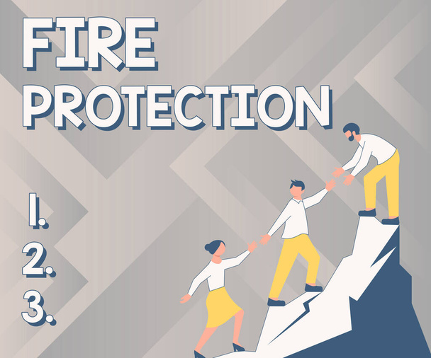 Inspiration zeigt Zeichen des Brandschutzes. Maßnahmen, die Unternehmen ergreifen, um zu verhindern, dass Feuer zerstörerisch wird Kollegen, die den Berg emporklettern und Erfolg haben, präsentieren Teamwork. - Foto, Bild