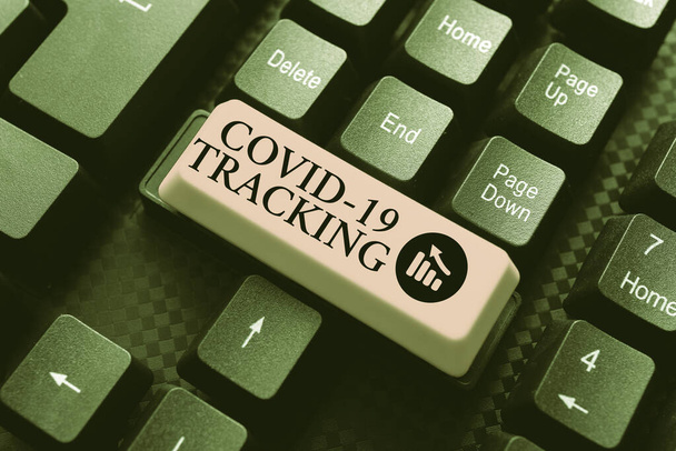 Tekstimerkki, jossa näkyy Covid 19 Tracking. Käsitteen merkitys Mahdollisten tartunnan saaneiden henkilöiden tunnistaminen Kirjoittaminen Loppukäyttäjän lisenssisopimus, uuden verkon salasanan kirjoittaminen - Valokuva, kuva