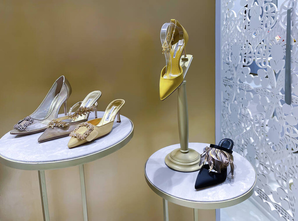 RUSSIA, MOSCOW, JANUARY, 2022 - Elegant women`s shoes in Manolo Blahnik store in GUM State Department Store in Moscow, capital of Russia. - Foto, Imagen