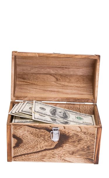 houten kist met dollar geïsoleerd op witte achtergrond  - Foto, afbeelding