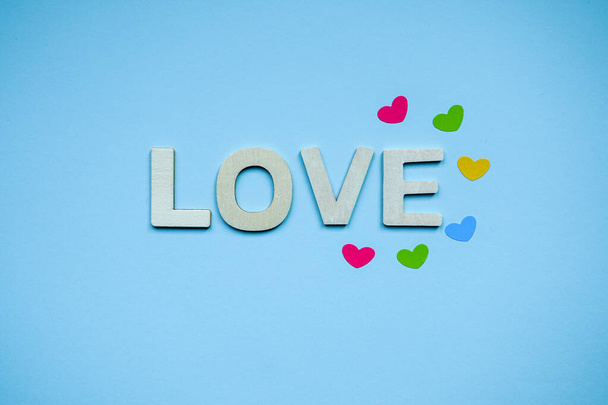                        láska slovo na modrém pozadí na Valentýna          - Fotografie, Obrázek
