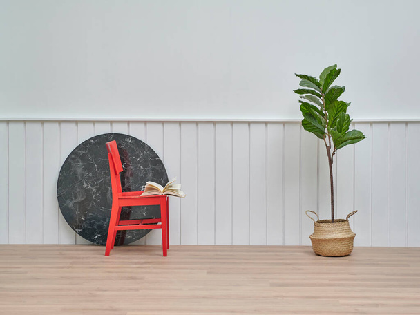 Habitación moderna concepto de fondo de pared blanca, objeto de planta silla de escritorio, decoración de parquet marrón, estilo interior. - Foto, Imagen
