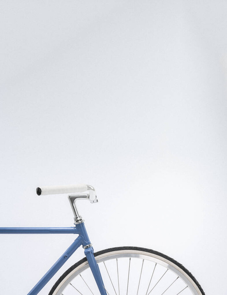 bicycle in the city on background, close up - Valokuva, kuva