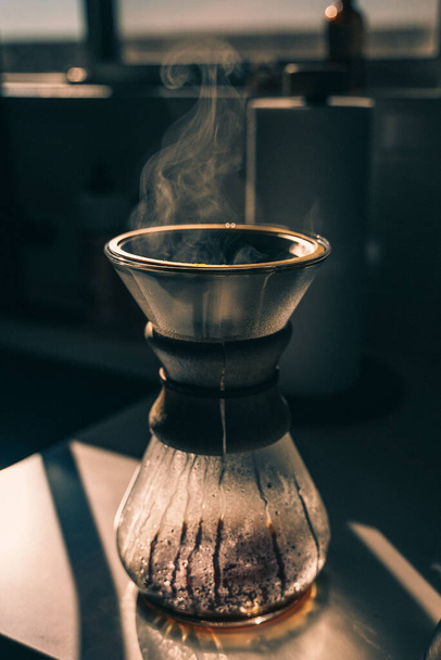 hookah in a pot on a wooden table - 写真・画像