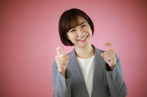 "Groeten "van vrouwen die Japans gebarentaal spreken  - Foto, afbeelding