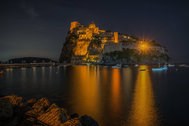 night view of the sea and the castle  - Foto, imagen