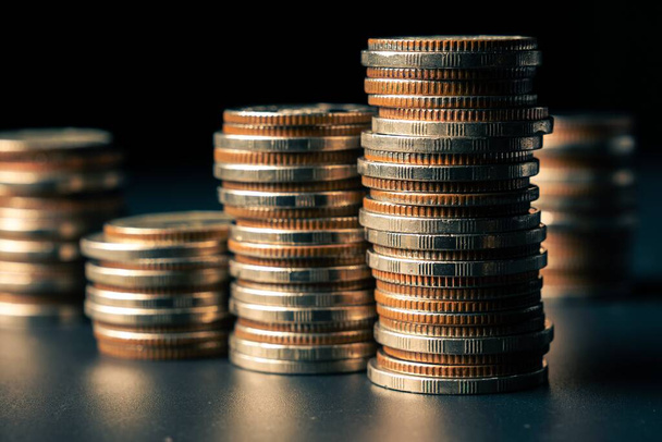 Stapel von Goldmünzen Geldstapel in der Finanzkasse Sparbuch - Foto, Bild