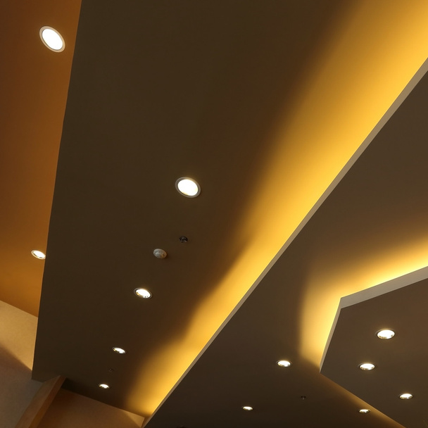 Innenraum mit Licht an der Decke modernes Design - Foto, Bild
