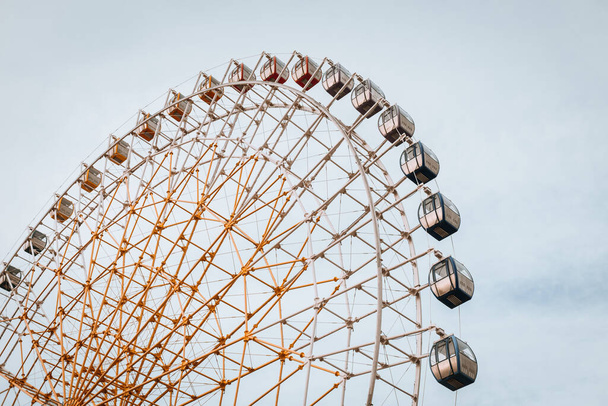 ferris wheel in the park - Φωτογραφία, εικόνα
