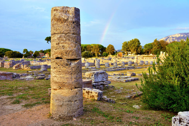 Paestum Capcio Italia Muinaiset rauniot jäänteitä uskonnollisten rakennusten antiikin Kreikan ylivalta - Valokuva, kuva