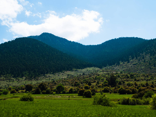 beautiful landscape with mountains and blue sky - Φωτογραφία, εικόνα