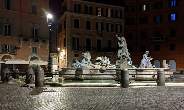 the fountain of the neptune in the center of the city of rome, italy - Φωτογραφία, εικόνα