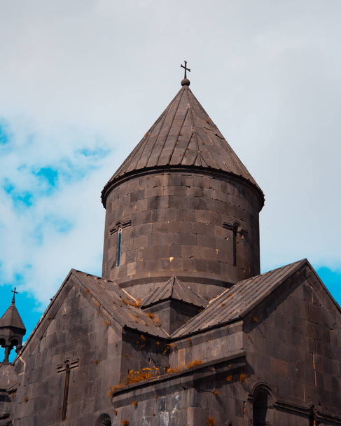Tegherin luostari, Armenian luostari Aragatsotnin maakunnassa. Armenian apostolinen kirkko - Valokuva, kuva
