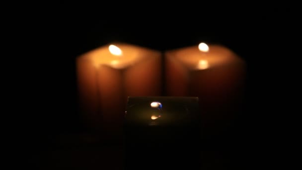 Tres velas
 - Imágenes, Vídeo