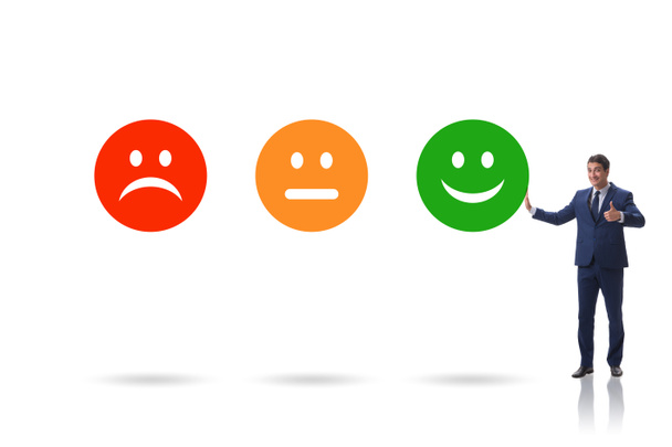 Illustratie van feedback van klanten met gezichten en zakenman - Foto, afbeelding