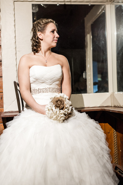 Nevěsta čeká ve svém pokoji - Fotografie, Obrázek