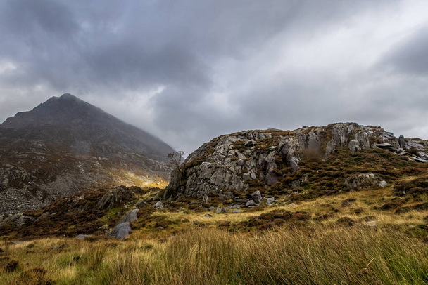 Stunning landscape Snowdonia National Park, North Wales. - Фото, зображення