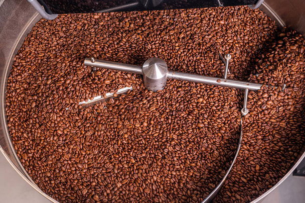 coffee beans in a glass jar - Valokuva, kuva