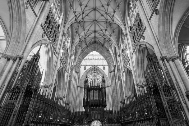 York.Yorkshire.Reino Unido.14 de febrero de 2022.Vista del quire dentro de la catedral de York Minster en Yorkshire - Foto, imagen