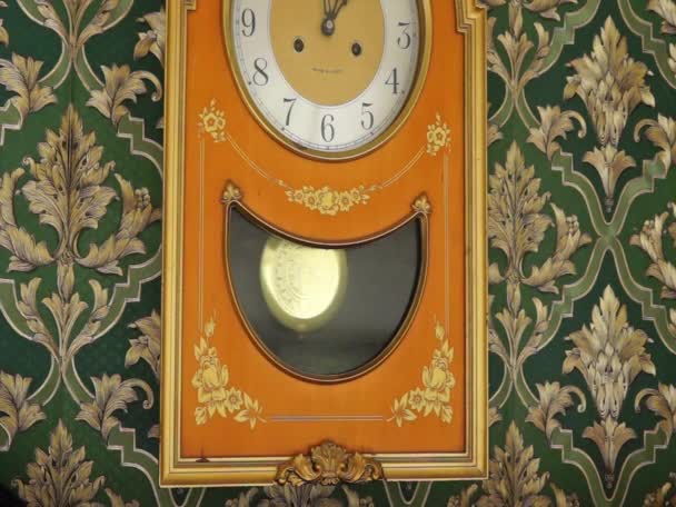Old wall clock - Footage, Video