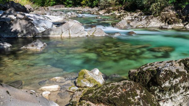 クロスTarcentoイタリアの美しい滝 - 写真・画像