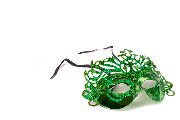 Zelená karneval maska izolované na bílém pozadí - Fotografie, Obrázek