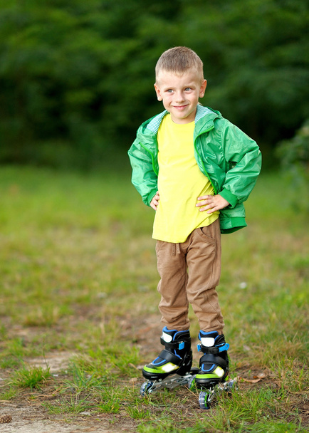 Portrait of cute little boy  in summer  - Foto, afbeelding