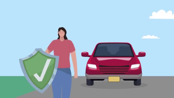 ασφαλιστική υπηρεσία γυναίκα με ασπίδα και αυτοκίνητο - Πλάνα, βίντεο