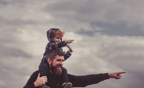 Happy loving family - Father and son. - Valokuva, kuva