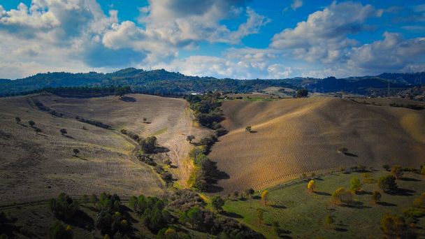 南イタリアの素晴らしい田園風景 - 写真・画像