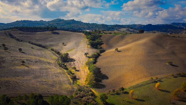 Италия сверху - красивые сельские пейзажи и удивительная природа - Фото, изображение