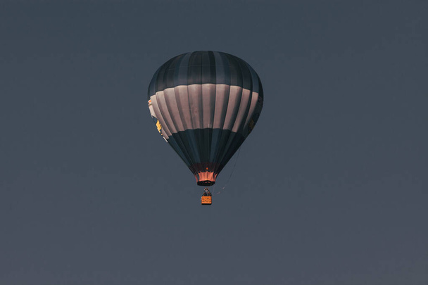 Sıcak hava balonları - özgürlük ve macera konsepti - Fotoğraf, Görsel