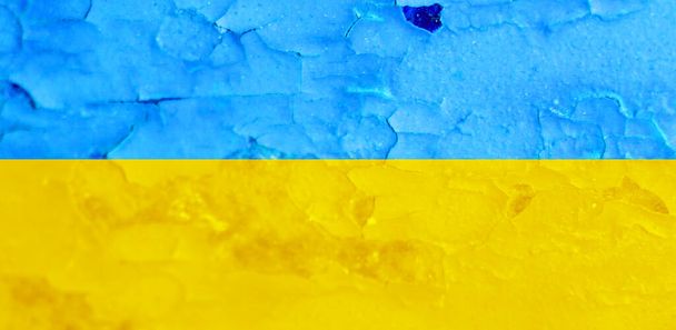 Widok na tle flagi ukraińskiej, pionowy - Zdjęcie, obraz