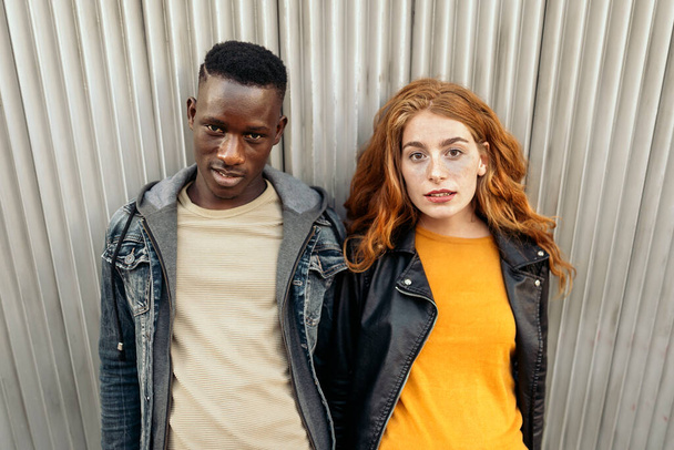 Ginger Head Woman and Afro Boy - Foto, afbeelding