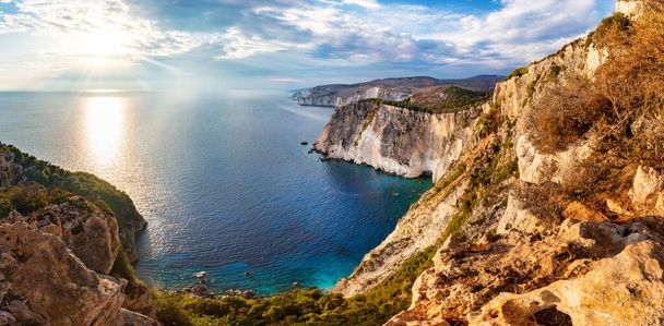 Zakynthos v Řecku, Keri útesy a Jónského moře při západu slunce. Slavná památka - Fotografie, Obrázek