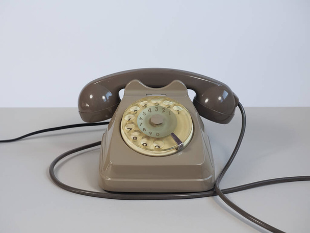 Vintage szary pokrętło analogowy telefon stacjonarny - Zdjęcie, obraz