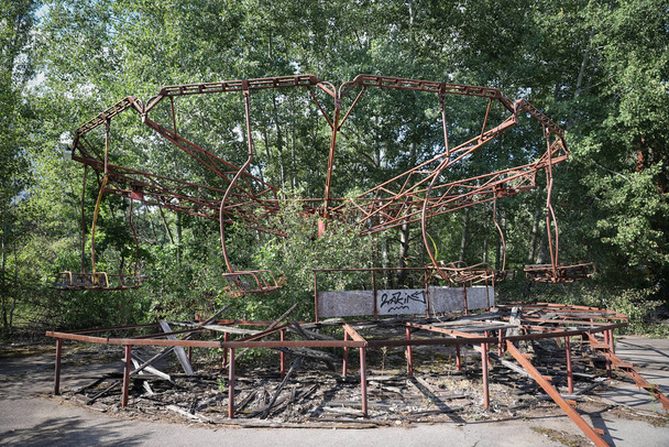 Carousel, Pripyat Town in Chernobyl Exclusion Zone, Chernobyl, Ουκρανία - Φωτογραφία, εικόνα