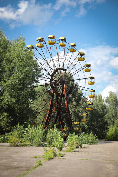 Ferris Wheel, Pripyat Town in Chernobyl Exclusion Zone, Chernobyl, Ukraine - Фото, зображення