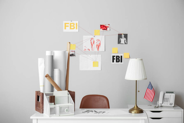 Lieu de travail de l'agent du FBI dans le bureau moderne - Photo, image