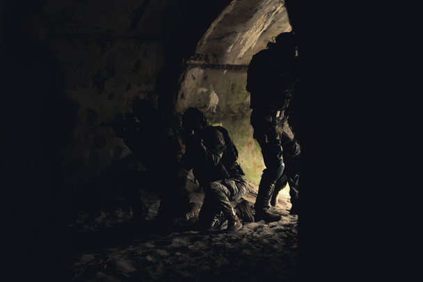 Захоплений дует, втрачений з армійського батальйону
 - Фото, зображення