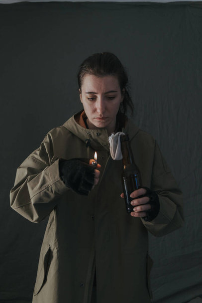 Ουκρανή λυπημένη γυναίκα έτοιμη να πολεμήσει - Φωτογραφία, εικόνα