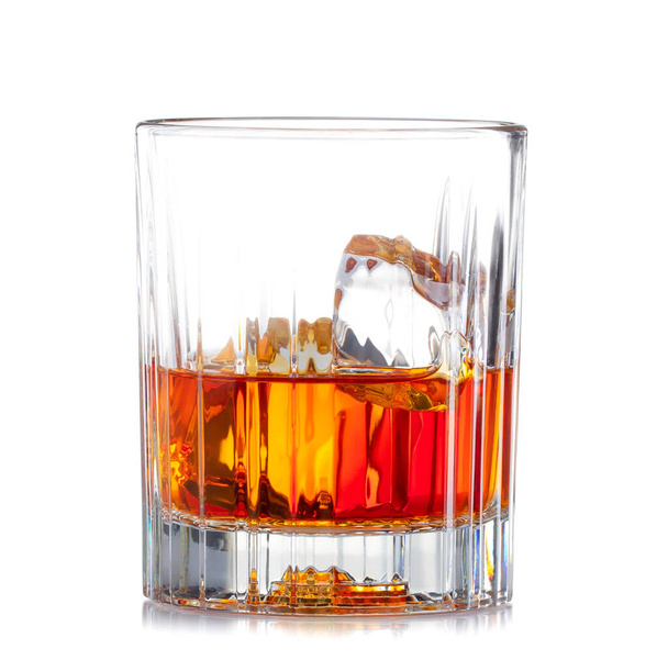 Whiskey glass isolated on white - Foto, imagen