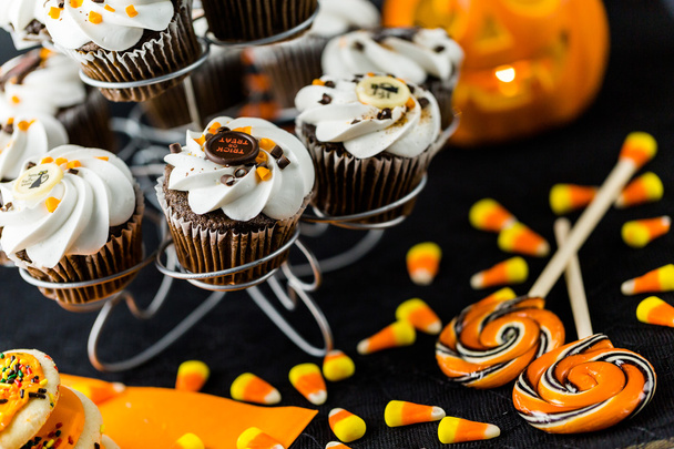 Chocolate Halloween cupcakes - Foto, afbeelding