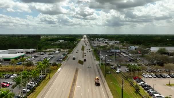 Aerial video US1 Port St. Lucie Florida yritykset ja autokaupat - Materiaali, video