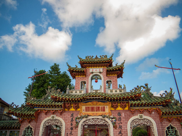 В'єтнам. Зал зборів Фук Кін є одним з п'яти залів китайських громад, які стали популярними в Хой Ан.. - Фото, зображення